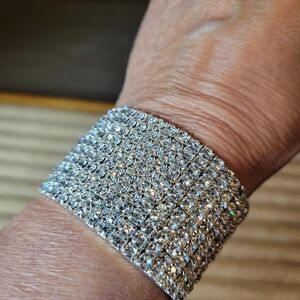 Sparkly Silver Tone Crystal Stretch Bracelet 10 Rows Icy Rhinestones One Size